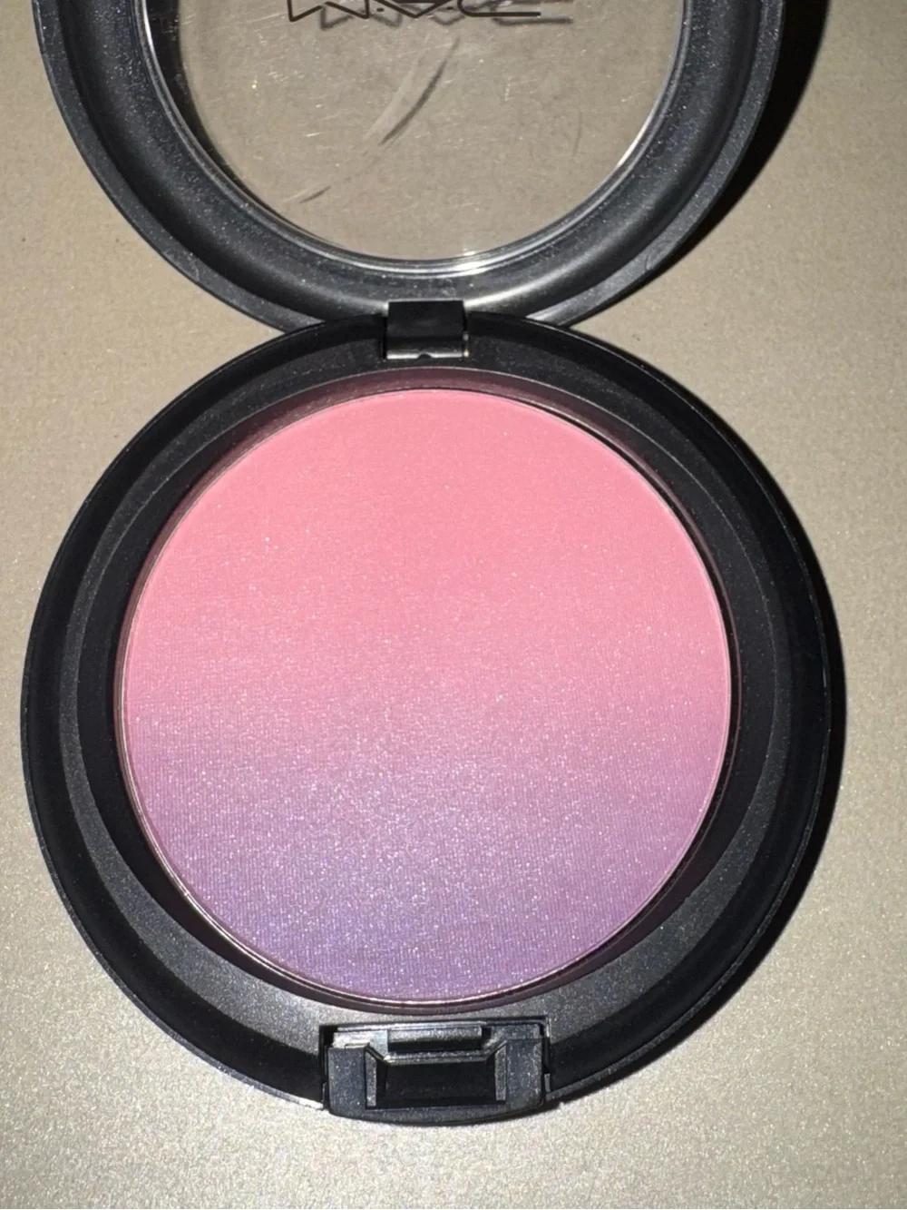 MAC Azalea Blossom Powder